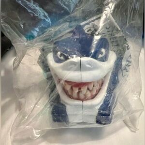 STREET SHARKS Ripster Action Figure
Taco Bell Toy Teeth 1995 Vintage
